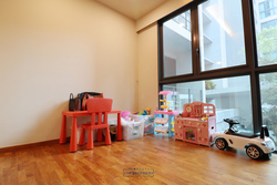 Esparina Residences (D19), Condominium #179832502